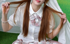 003/小琪~《粉红夏天》在绿草地上,又做起了夏天的梦。