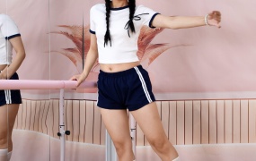 009/小九~《挑战自我》喜欢镜子里那个美丽自信的自己。