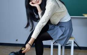 043/琳琳~《温柔学姐》怎么到大学了还有这么多作业啊?