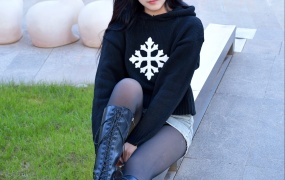 068/小九~《追逐余晖》暖烘烘的余晖一点点没了踪影,周围被暮色温柔包裹。