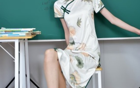 081/小千~《老师有梗》搞笑女变成老师,教室成欢乐剧场。