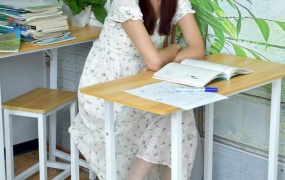 132/阿若~《裙语流年》裙摆藏时光,碎花诉流年。