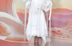 168/小千~《白纱含笑》云裳飘带拂古韵,绒坠含笑解面纱。