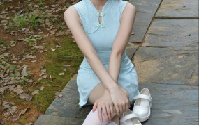 187/晴晴~《晴韵归来》携温柔改良旗袍回归,公园里的 “背景音乐” 太会整活。