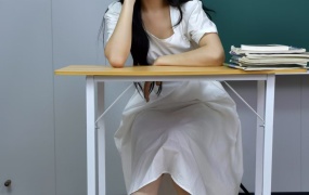 195/星星~《白裙清姿》白裙摇曳处,发丝染清风。