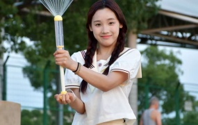 205/小九~《蝉鸣嬉夏》烟花水枪喷溅的,是暑假撞怀的雀跃。