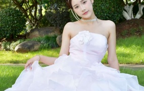 239/小九~《在逃公主》粉裙、珍珠与灵动青春。