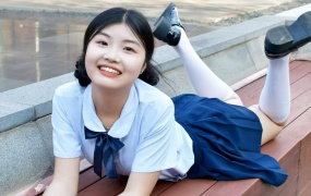 254/星星~《光斑跃动》白袜跃动的朝气,青春穿搭里的盛夏本真。