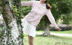 299/静静~《假日少女》这身假期公园穿搭甜到心坎里。