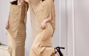 305/静静~《柔艳天成》蕾丝与吊带裙碰撞出温柔冷艳感。