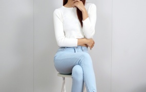 314/阿若~《靴袜协奏》藏在牛仔裤里的连裤袜,搭配白靴超舒适。